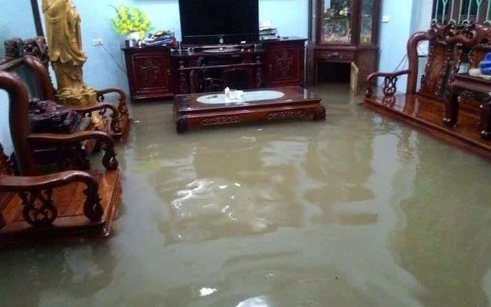 mơ thấy nước tr&agrave;n v&agrave;o nh&agrave;