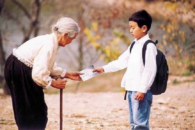 Nằm mơ thấy b&agrave; chết sống lại
