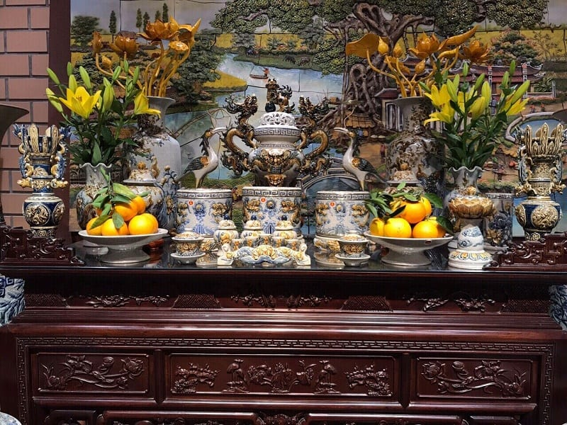 mơ thấy b&agrave;n thờ